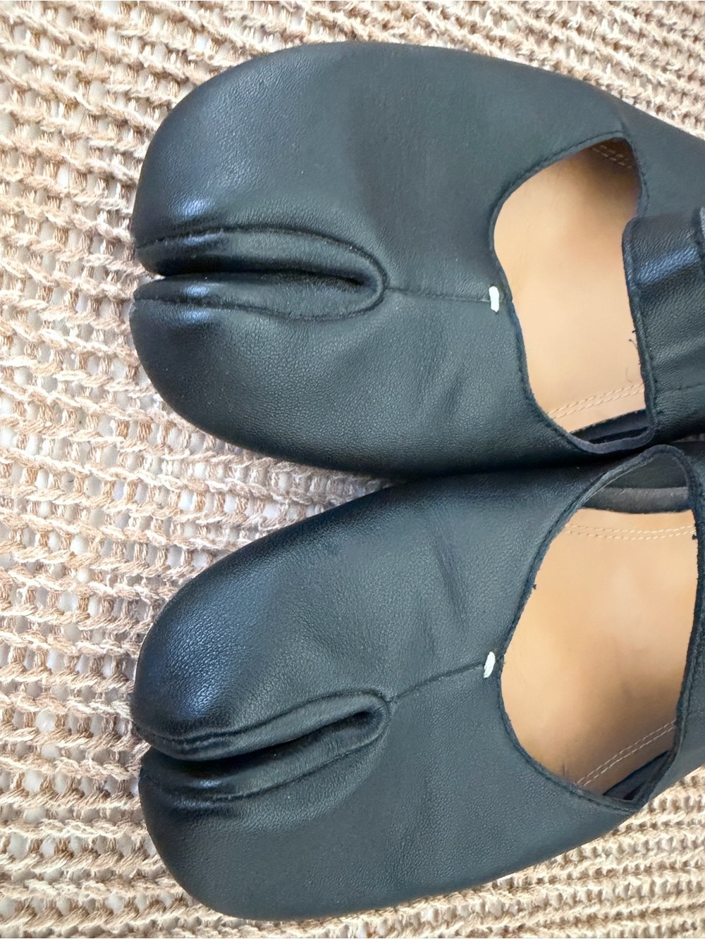 Maison Martin Margiela tabi Black Split-Toe Mary Jane Flats - Picture 7 of 9